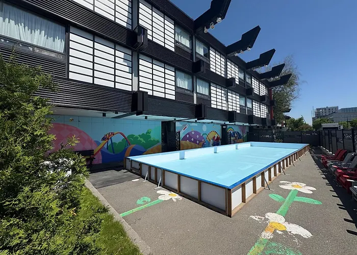 Ruby Foo'SAirport Hotel