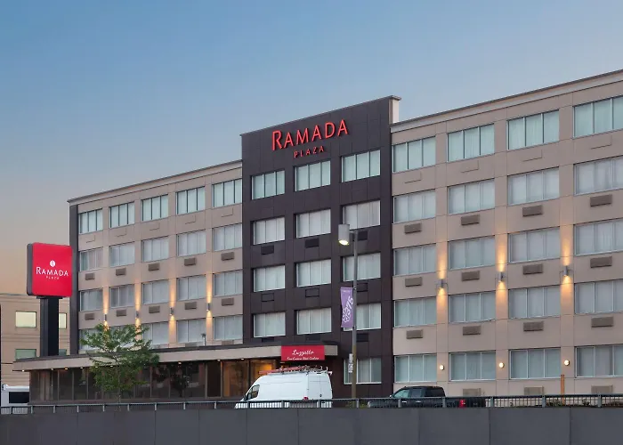 Ramada Plaza By Wyndham Montreal Hotel